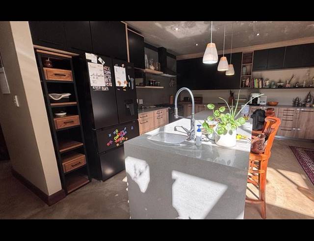 4 BEDROOM HOUSE FOR SALE IN MIDSTREAM RIDGE